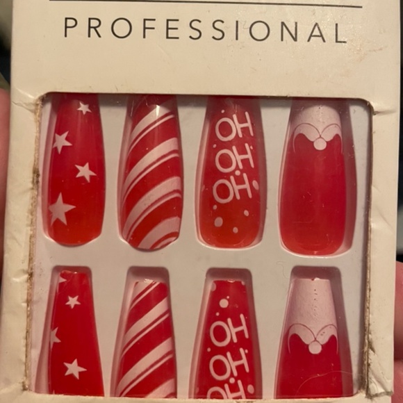 Press On Fingernail Lot of 4. (No glue) - Picture 2 of 9